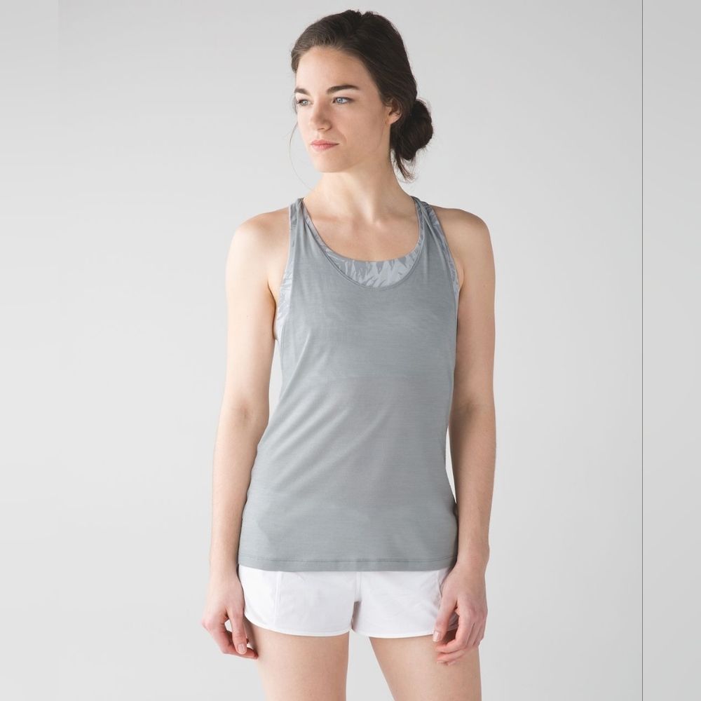 Lululemon  Twist and Toil Tank  Heathered Seal Grey / Palm Camo White Nimbus 8